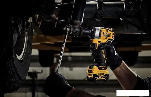 Гайковерт DeWalt DCF901P1 Xtreme Subcompact (с 1-м АКБ, кейс)