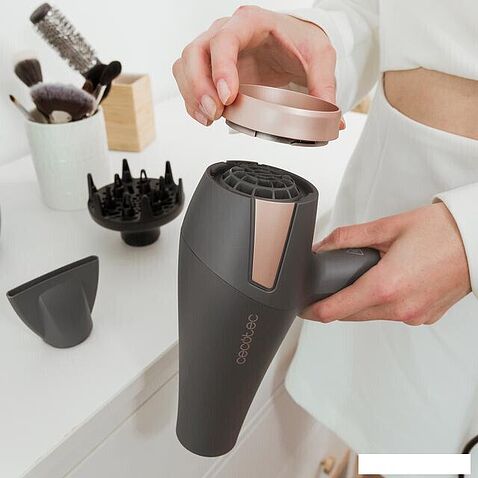 Фен Cecotec IoniCare Radiance 4397