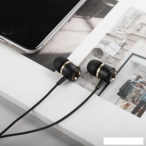 Наушники Hoco M46 (черный/золотистый)