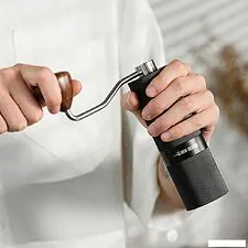 Ручная кофемолка MHW-3BOMBER Racing M1-Manual Coffee Grinder G5897B Ручная кофемолка MHW-3BOMBER Racing M1-Manual Coffee Grinder G5897B
