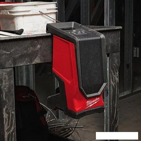 Беспроводная колонка Milwaukee M18 SPEJSG2-0