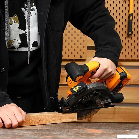 Дисковая (циркулярная) пила Deko DKCS20V 084-1039 (с 1-им АКБ)