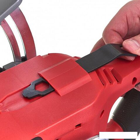 Дисковая (циркулярная) пила Milwaukee Fuel M18 FCSRH66-0 (без АКБ)