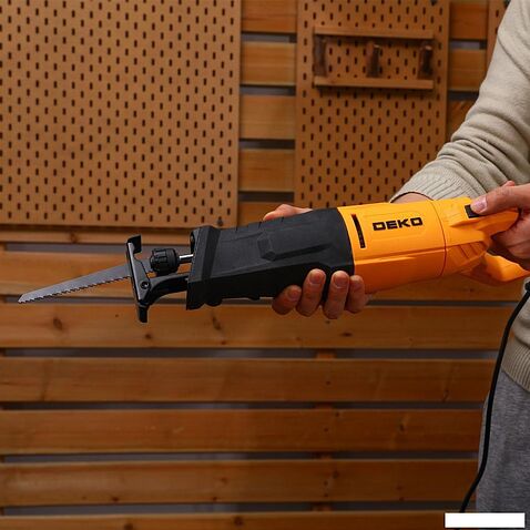 Сабельная пила Deko DKRS1300 085-1075