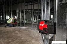 Лазерный нивелир Milwaukee L4 CLLP-301C 4933478099