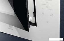 Микроволновая печь Electrolux KMFE264TEW