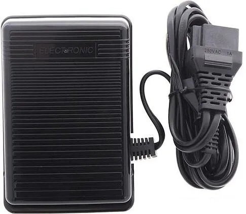 Электромеханическая швейная машина Leader Paradise