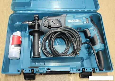 Перфоратор Makita HR 2470 T
