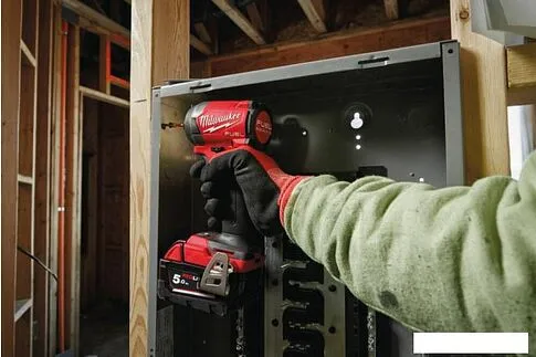 Винтоверт Milwaukee M18 FUEL M18FID3-0 4933498061 (без АКБ)