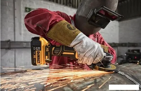 Угловая шлифмашина DeWalt DCG405P3 (с 2-мя АКБ, кейс)