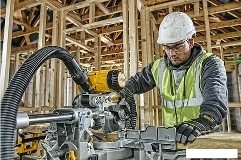 Торцовочная пила DeWalt DWS727-QS