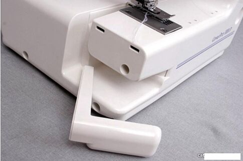 Оверлок Janome Cover Pro 7