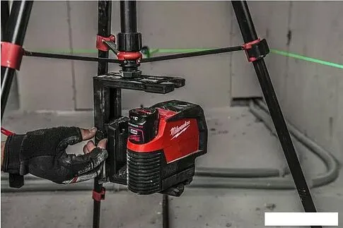 Лазерный нивелир Milwaukee M12 CLLP-301C 4933478100 (с 1-им АКБ)