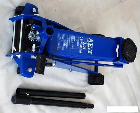 Подкатной домкрат AE&T T31203 3.5т
