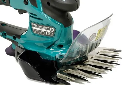 Садовые ножницы Makita UM600DZ