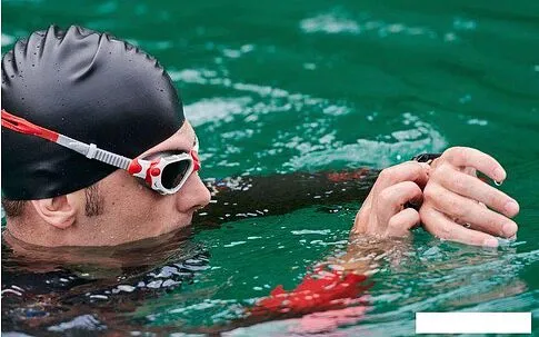 Умные часы Canyon Badian CNS-SW68RR (золотистый/бордовый)