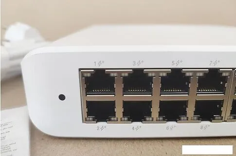 Управляемый коммутатор 2-го уровня Ubiquiti UniFi Switch Lite 16 POE