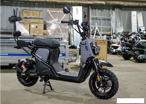 Электроскутер AVM.Plus Zoomer (серый)