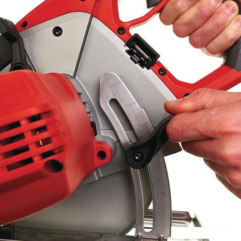 Дисковая (циркулярная) пила Milwaukee MCS 66 [4933440615]