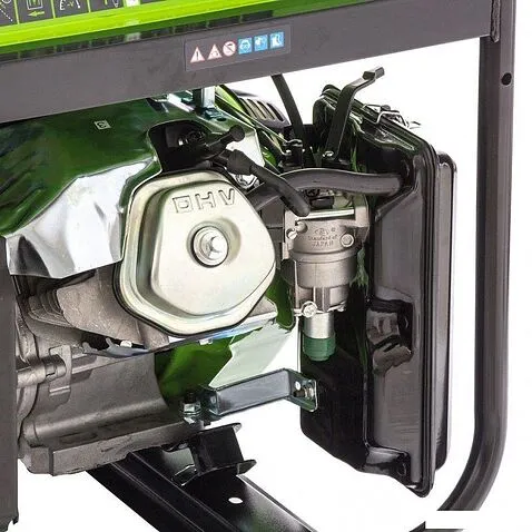 Бензиновый генератор СибрТех БС-8000Э