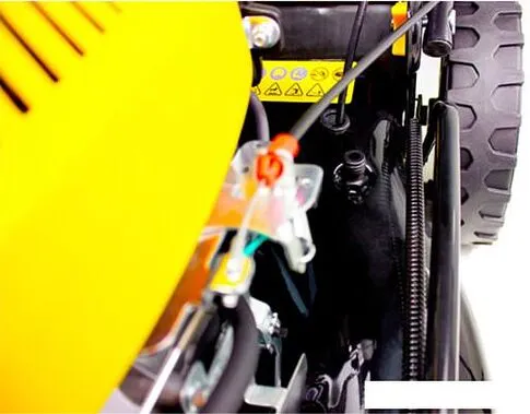 Колёсная газонокосилка Champion LM5345