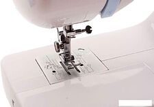 Электромеханическая швейная машина Comfort 300 Электромеханическая швейная машина Comfort 300