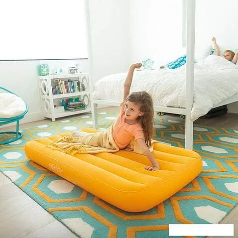 Надувной матрас Intex 66803 (оранжевый)