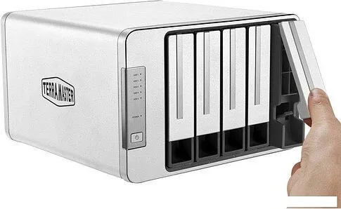 Сетевой накопитель TerraMaster D5-300