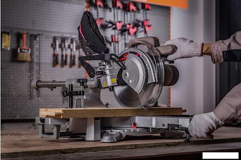 Дисковая (циркулярная) пила Crown CT15233P