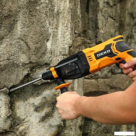 Перфоратор Deko ZKH1000W 084-1014 (кейс)