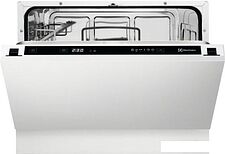 Встраиваемая посудомоечная машина Electrolux ESL2500RO