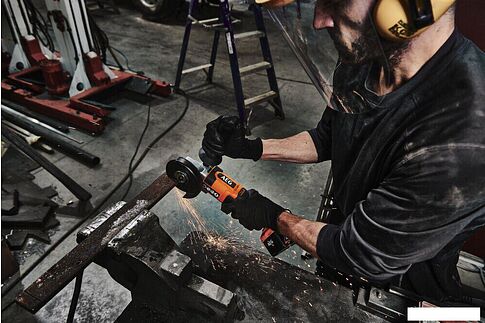 Угловая шлифмашина AEG Powertools BEWS18-125X2-0 4935498182 (без АКБ)