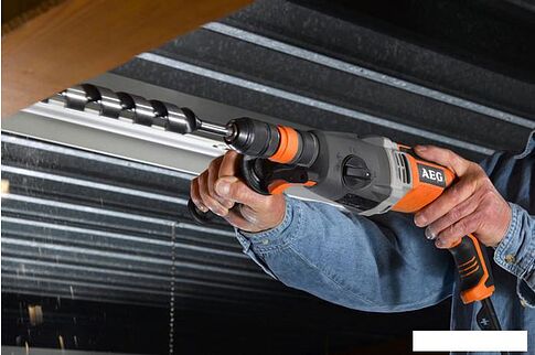 Перфоратор AEG KH 28 Super XE 4935428190