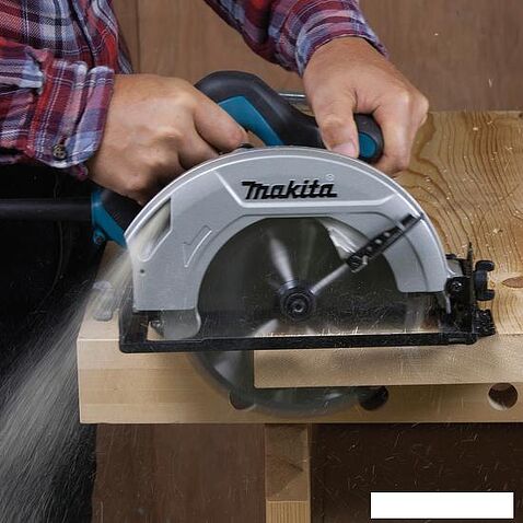 Дисковая (циркулярная) пила Makita HS7000