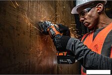 Угловая шлифмашина AEG Powertools BEWS 18-125BLPX2-502C 4935480858 (с 2-мя АКБ) Угловая шлифмашина AEG Powertools BEWS 18-125BLPX2-502C 4935480858 (с 2-мя АКБ)
