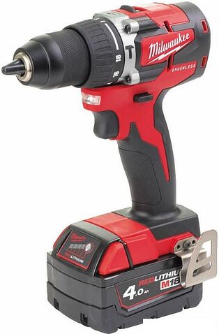 Ударная дрель-шуруповерт Milwaukee M18 M18CBLPD-422C 4933472116 (с 2-мя АКБ 4 Ач + 2 Ач, кейс)