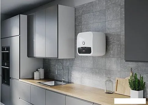 Накопительный электрический водонагреватель над мойкой Ariston ANDRIS2 R 10 2.5 O