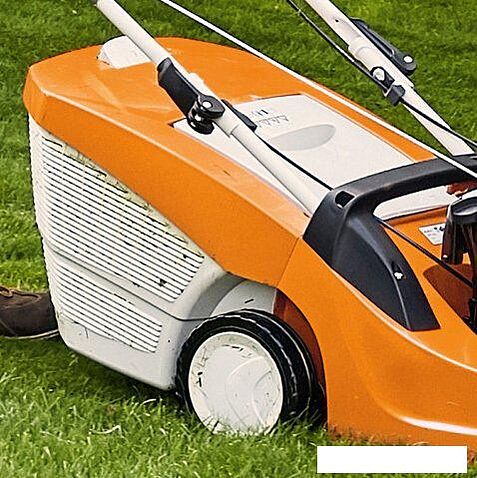 Колёсная газонокосилка STIHL RME 235