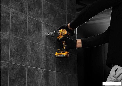 Ударная дрель-шуруповерт DeWalt DCD796P1 (с 1-им АКБ, кейс)