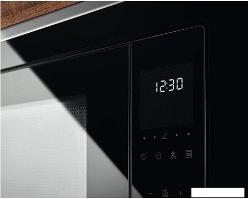 Микроволновая печь Electrolux LMS4253TBX