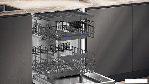 Встраиваемая посудомоечная машина Siemens iQ300 SN63HX06CE