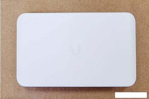 Управляемый коммутатор 2-го уровня Ubiquiti UniFi Switch Lite 8 POE