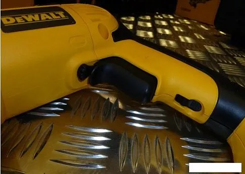 Ударная дрель DeWalt DWD524KS