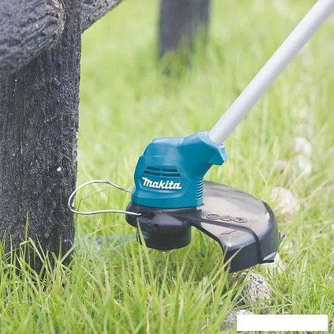 Триммер Makita UR100DWAEX (с 2мя АКБ)