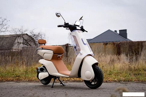 Электроскутер AVM Keren Stardust (белый)