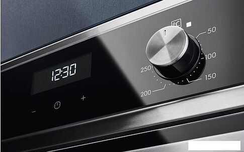 Электрический духовой шкаф Electrolux SteamBake PRO 600 EOD5C70BX