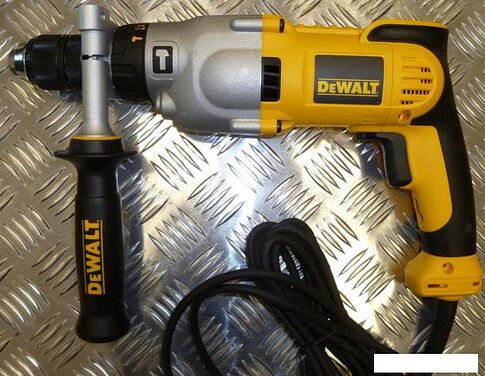 Ударная дрель DeWalt DWD524KS