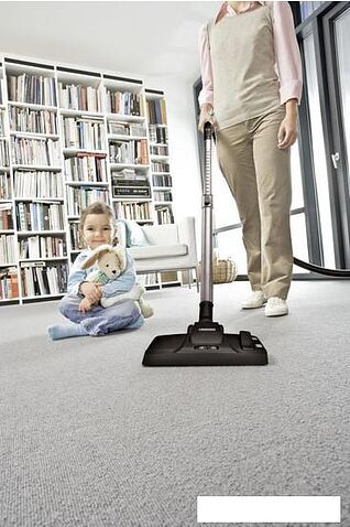 Пылесос Karcher VC 3 Floor 1.198-059.0