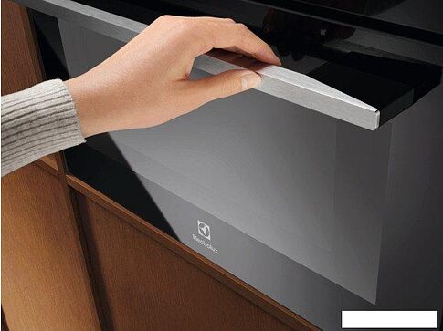 Микроволновая печь Electrolux MealAssist 700 KVMBE09X