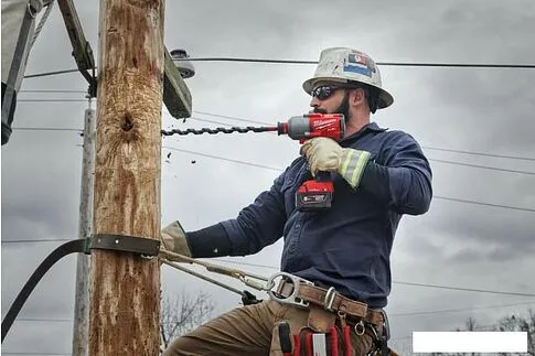 Гайковерт Milwaukee M18 FUEL M18ONEFHIWH716-0X 4933479152 (без АКБ, кейс)